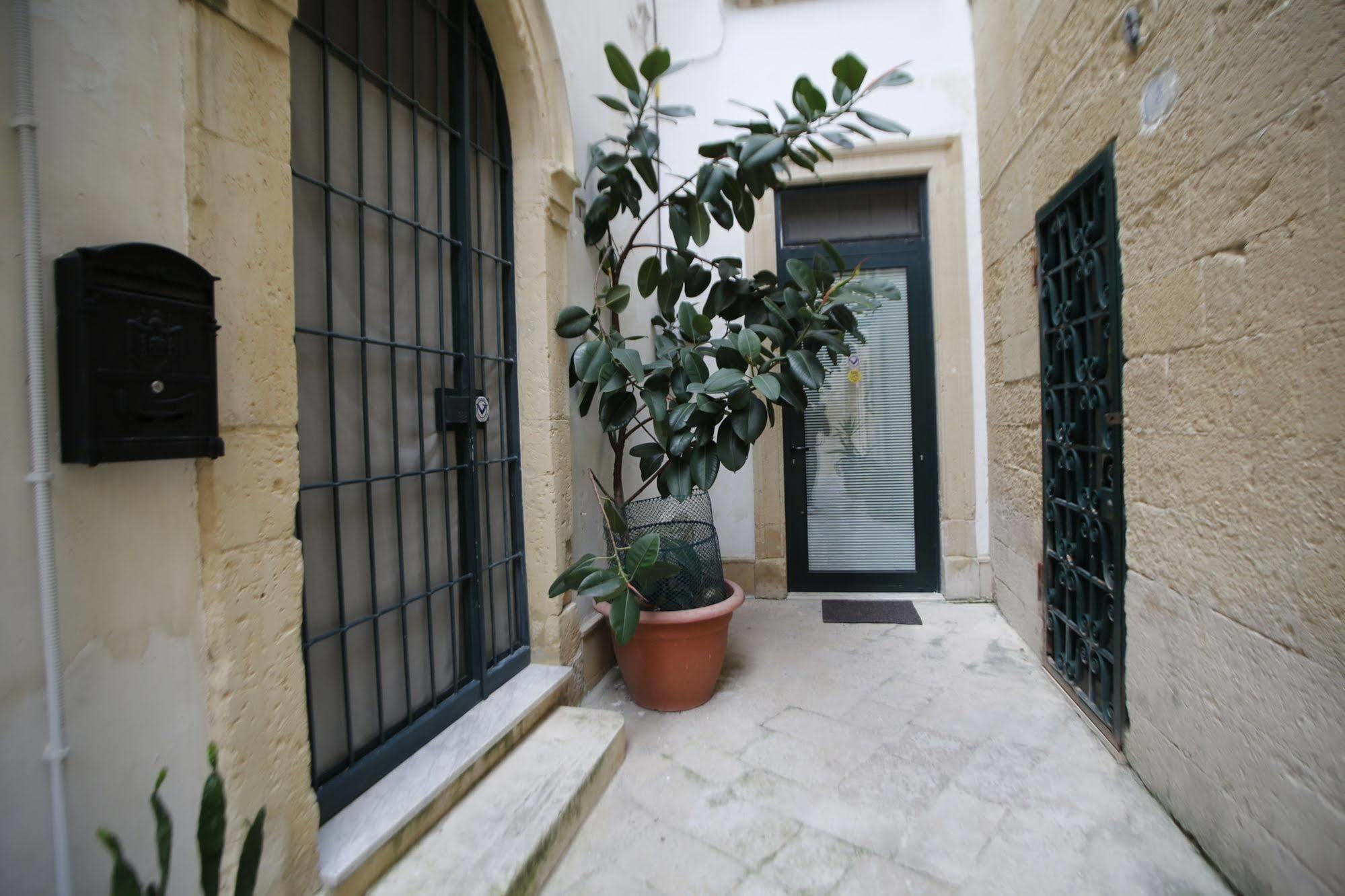 Tito Schipa B&B Lecce Exteriör bild